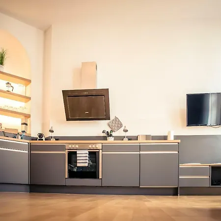 City Apartment *